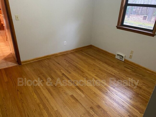 Building Photo - 12513 Norwood Rd