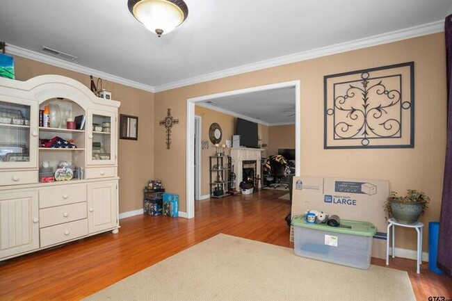 Building Photo - 3 Bedroom 2 Bath 2 Carport Rental in Lindale!