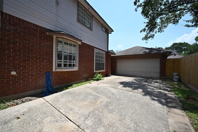 Building Photo - 6419 Sutter Park Ln