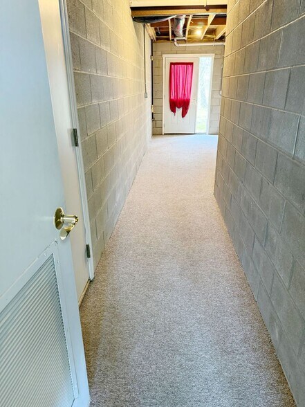 Building Photo - 621 Virginia St