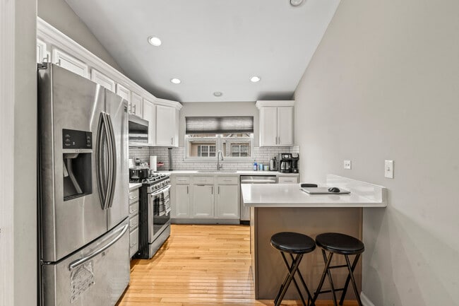 Building Photo - 2987 Saganashkee Ln