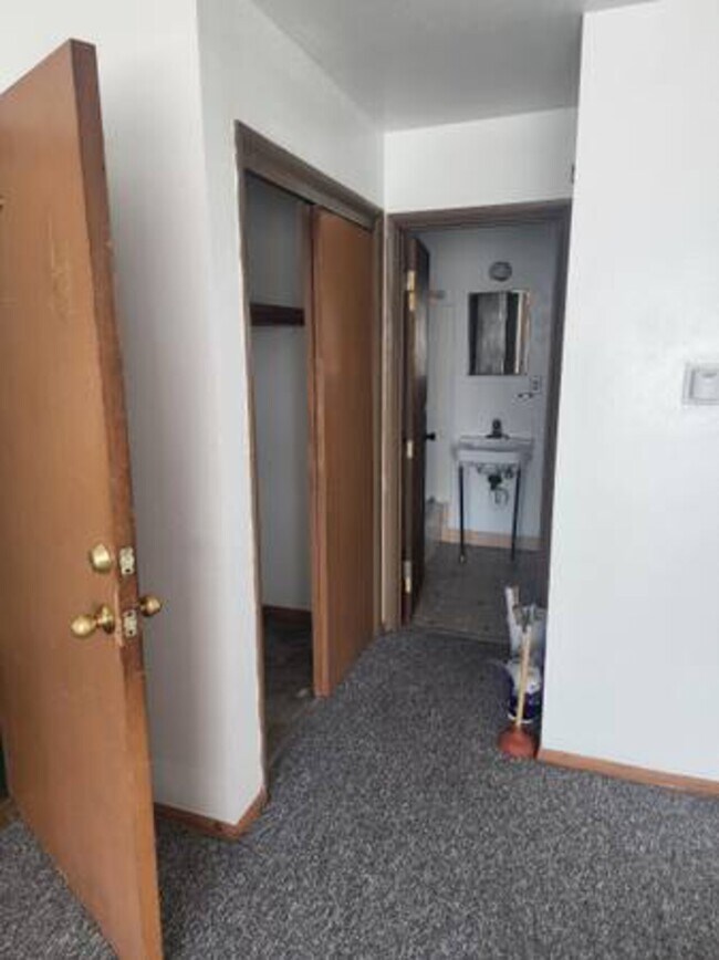 6535 Beloit 6535 Beloit Rd West Allis WI 53219 Apartment Finder