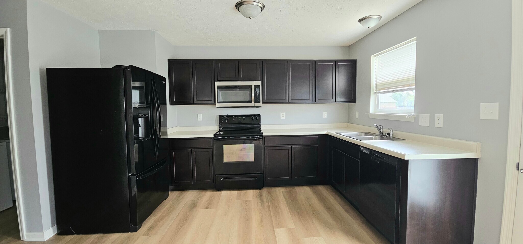 Building Photo - 8048 Grove Berry Dr