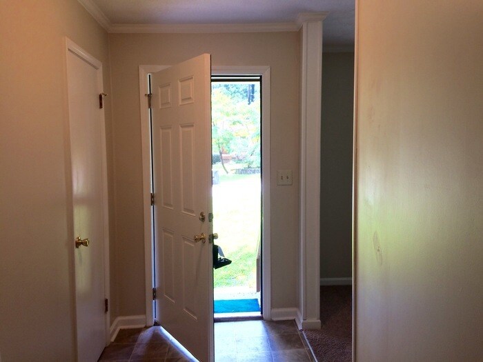 Building Photo - 846 Raintree Way SE