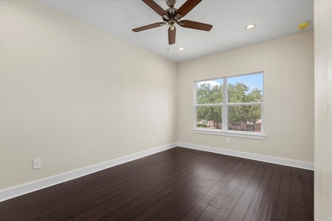 Building Photo - 2002 Lynnfield St