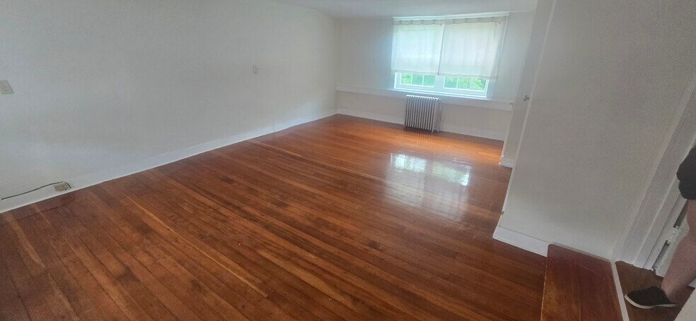 Building Photo - 5 Glen Rd