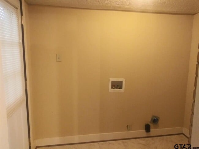 Building Photo - 539 Williams Ct