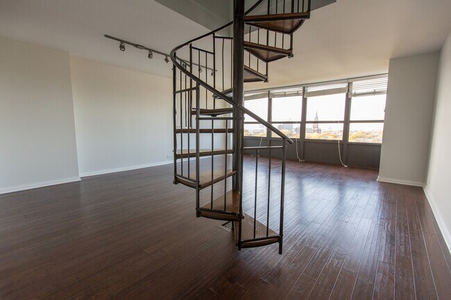 Building Photo - 1749 N Wells St