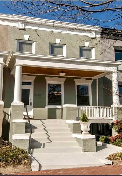 Building Photo - 420 F St NE