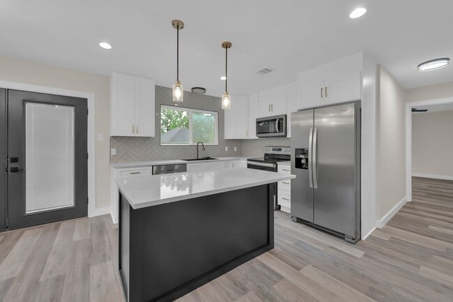Building Photo - 3526 Indian Forest Dr