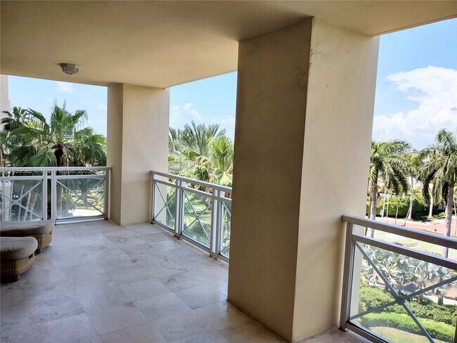 Building Photo - 445 Grand Bay Dr