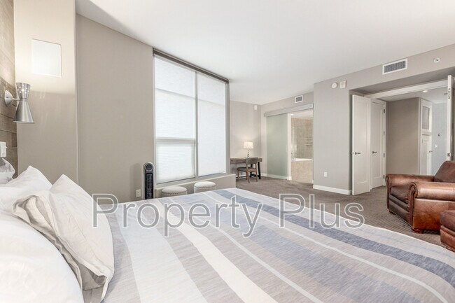 Building Photo - 140 E Rio Salado Pky