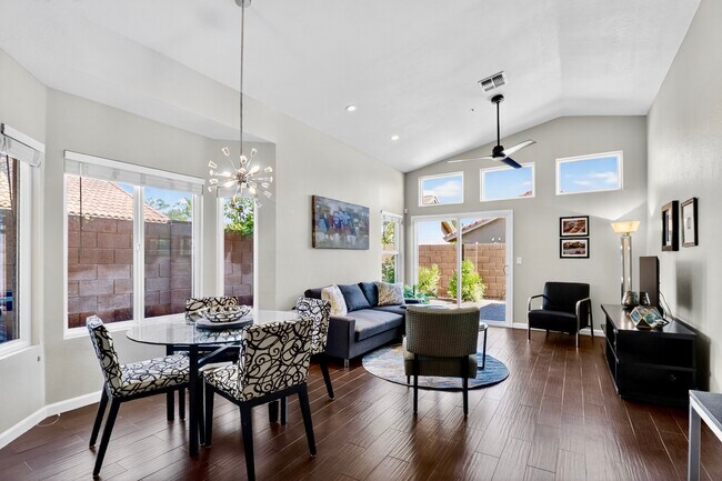 Building Photo - 8828 E Riviera Dr