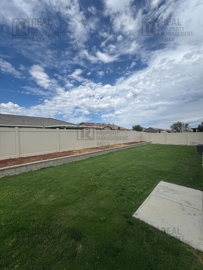 Building Photo - A Home Designed for the Way You Live – Minutes from Talavera Park