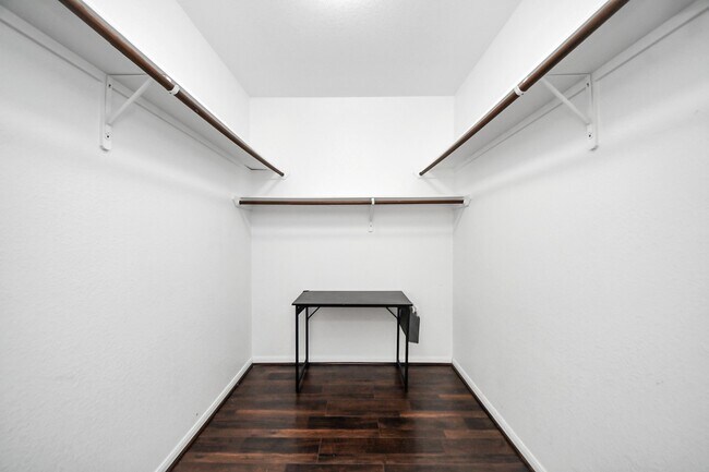 Building Photo - 7214 Baitland Dr