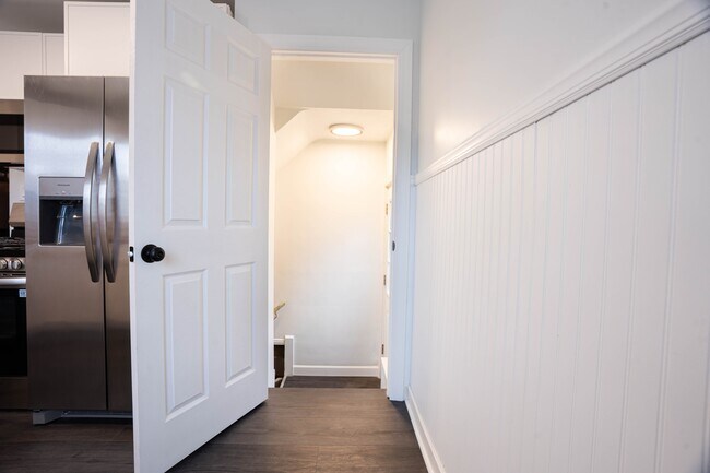 Building Photo - 361 Adams Ct