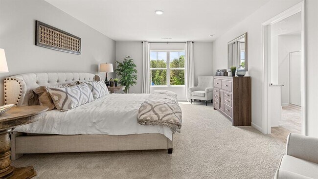 Building Photo - 127 Landsdowne Way SE