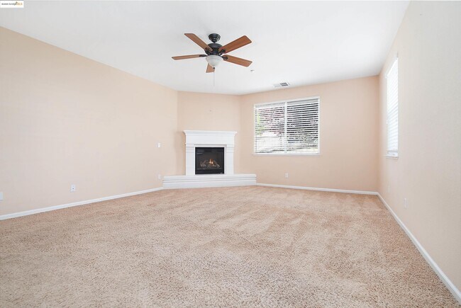 Building Photo - 2765 St Andrews Dr
