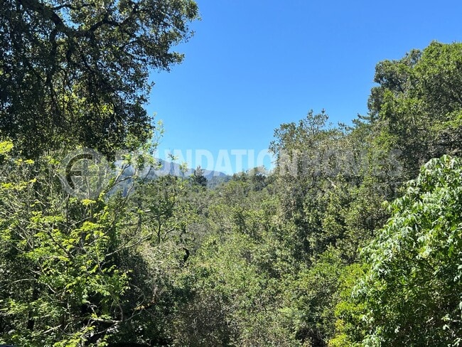 Building Photo - Picturesque 1BR/1BA Ross Cottage!  A/C! Al...