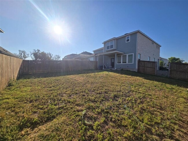 Building Photo - 2328 Calvert Dr