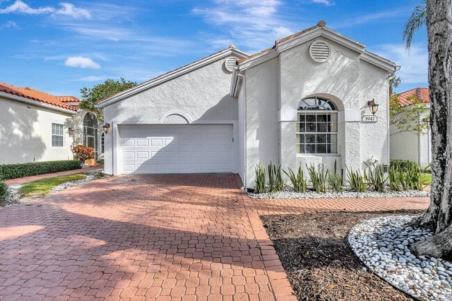 Building Photo - 3947 Redondo Way