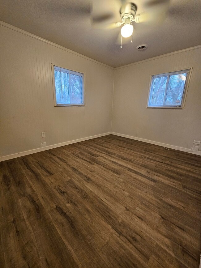 Building Photo - 6301 E 3rd Ave