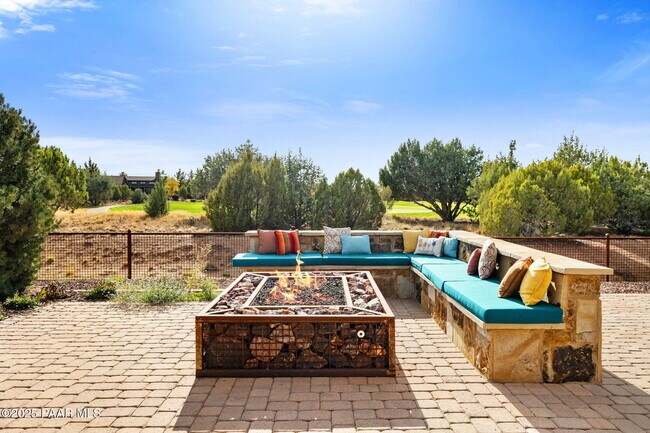 Building Photo - 14850 Jay Morrish Dr