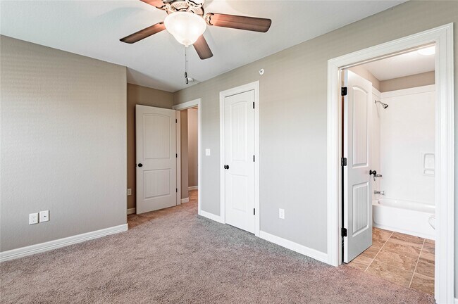 Building Photo - 2002 20th St