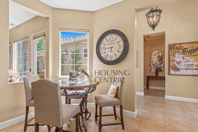 Building Photo - Executive Gated Serrano Golf-Course Home with Views of the 16th Hole!