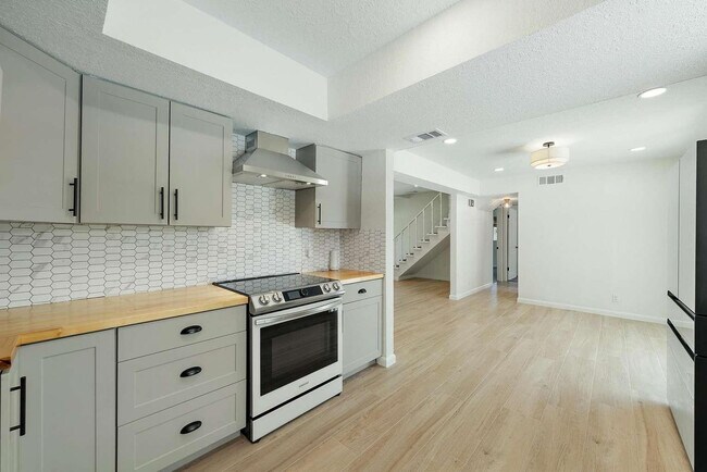 Building Photo - 11828 171st Ln N