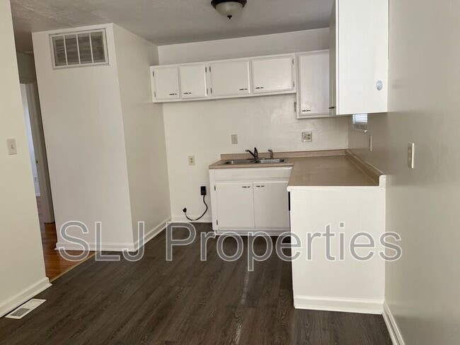 Building Photo - 9913 Lochwick Way