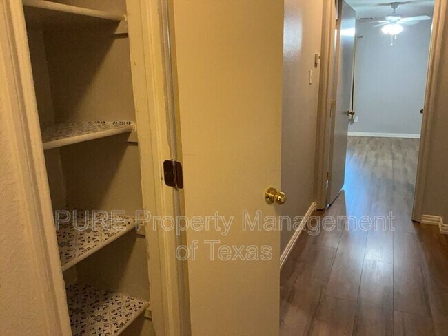 Building Photo - 246 Marvin Cove