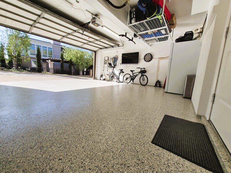Building Photo - 5313 Sevilla Ct