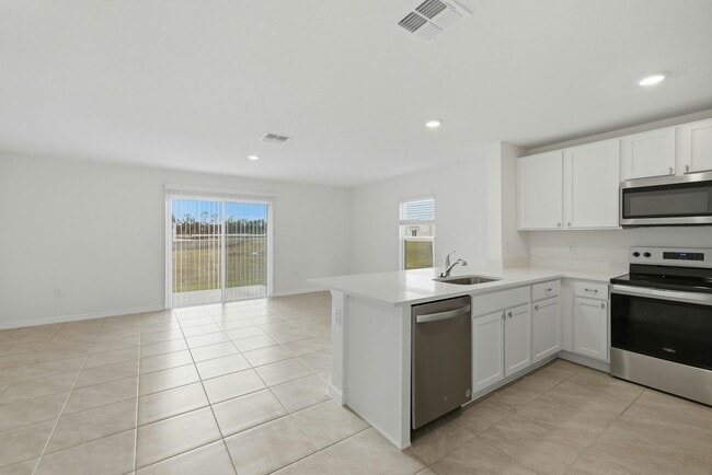 Building Photo - 6669 SW 81st Lp