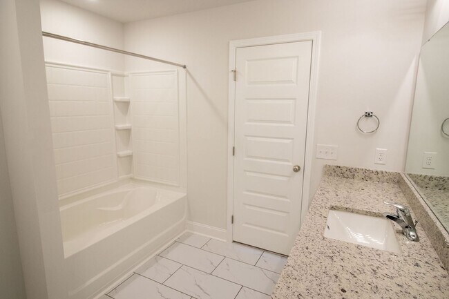 Building Photo - Pooler, GA