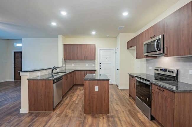 Building Photo - GORGEOUS 3 BEDROOM DUPLEX LOCATED IN MIDLOTHIAN ISD!