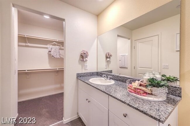 Building Photo - 9114 Hitmaker St