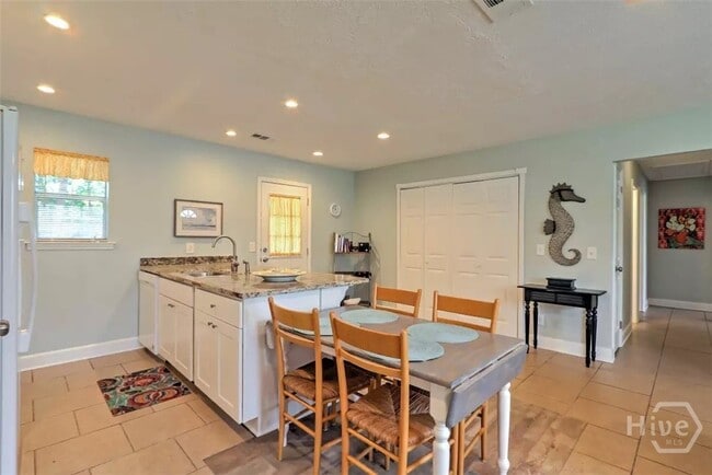 Building Photo - 130 Ropemaker Ln