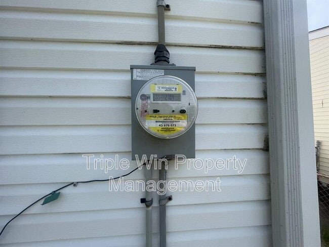 Building Photo - 1105 S Waterford Dr