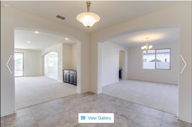 Building Photo - Stunning 5 BD, 4.5 BA home located in the ...