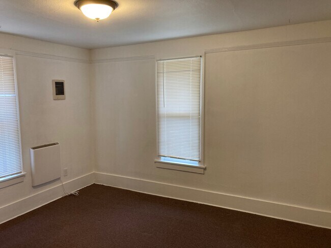 Building Photo - 9 Elk Path