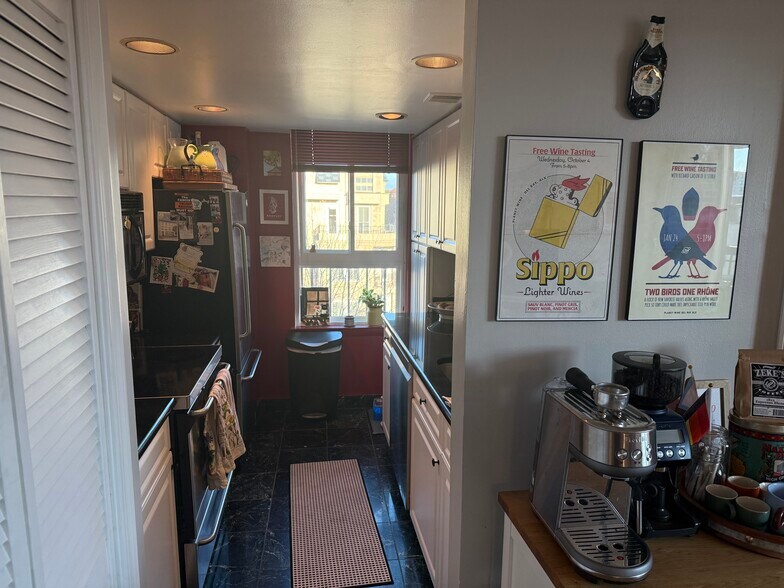 Building Photo - 1700 17th St NW