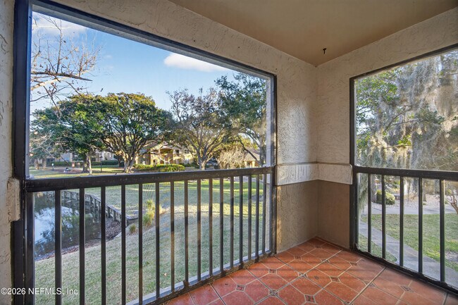 Building Photo - 11 Arbor Club Dr