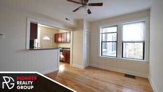 Building Photo - 1446 W Byron St