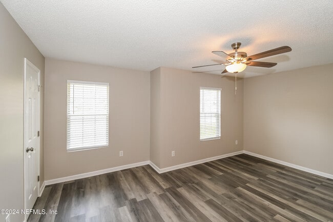 Building Photo - 11516 Birch Forest Cir E