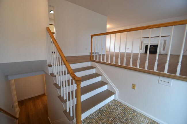 Building Photo - 2988 W Fontanero St
