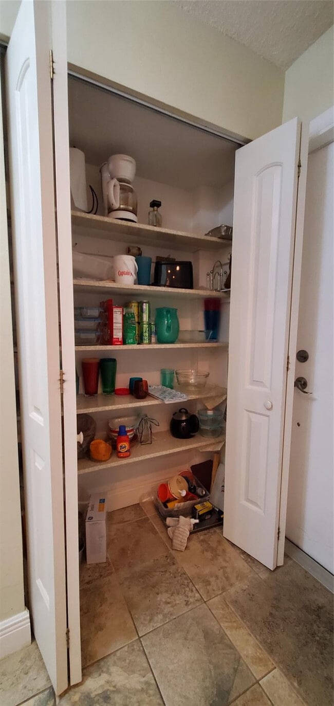 Building Photo - 1161 Hillsboro Mile