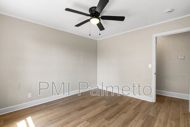 Building Photo - 1611 Holland St