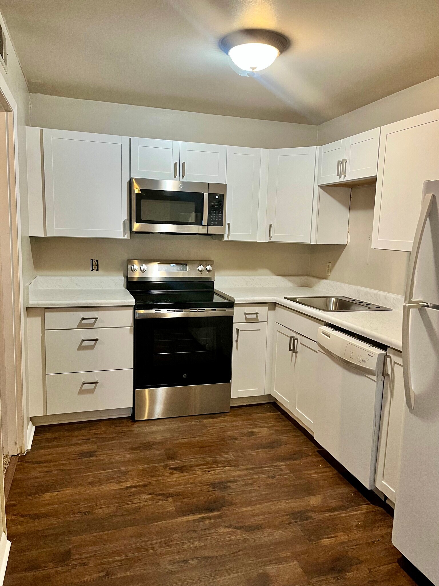 Building Photo - 809 Ashlawn Pl
