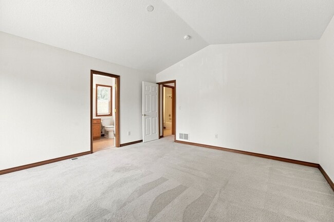 Building Photo - 3203 NE 171st Ave